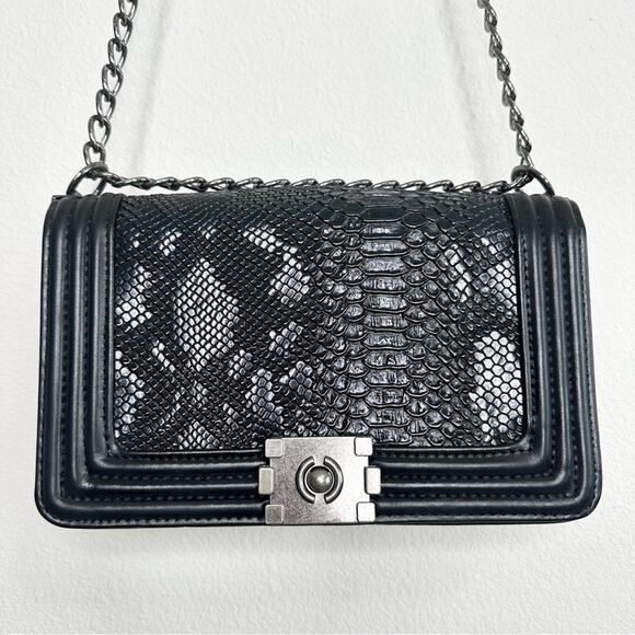 Snake Print Black Shoulder Bag - Picture 3 of 7
